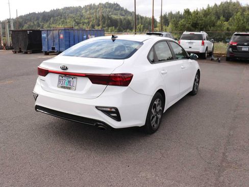 Used 2021 Kia Forte LXS FWD image 5