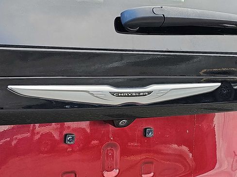 Used 2022 Chrysler Voyager LX image 32