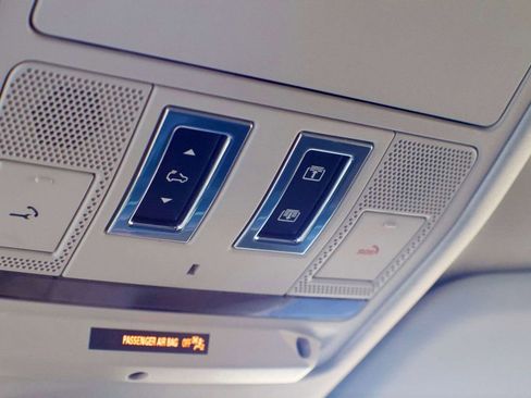 Used 2021 Land Rover Defender 90 S image 35