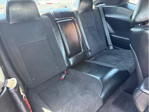 Used 2016 Dodge Challenger R/T Scat Pack w/ Leather Interior Group RWD image 10