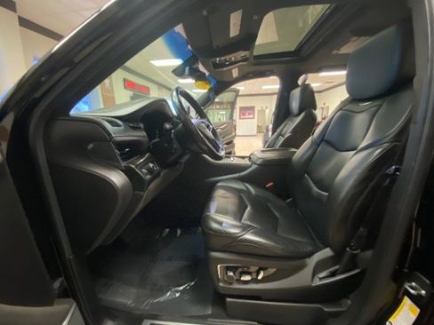 Used 2019 Cadillac Escalade ESV Platinum image 17