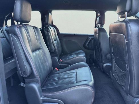 Used 2019 Dodge Grand Caravan GT FWD image 18