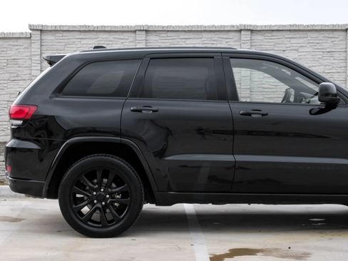 Used 2020 Jeep Grand Cherokee Altitude RWD image 9