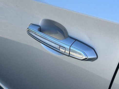 Used 2018 Cadillac XTS Luxury image 15