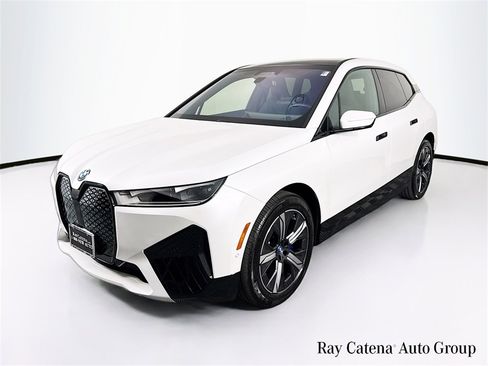 Used 2025 BMW iX xDrive50 image 3