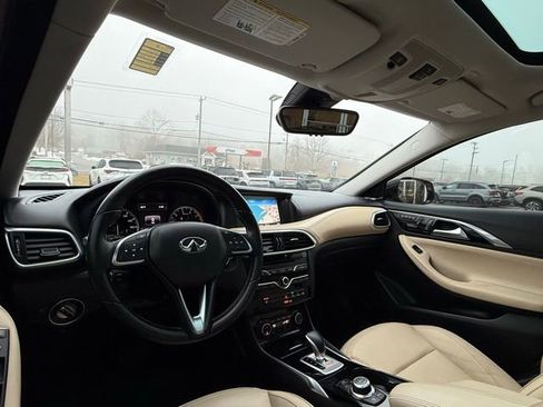 Used 2017 INFINITI QX30 Premium w/ Navigation Package image 22