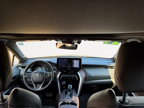 Used 2021 Toyota Venza Limited w/ Advanced Technology Package image 16