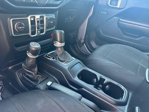 Used 2018 Jeep Wrangler Unlimited Sport S AWD/4WD image 29