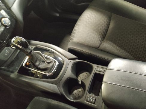Used 2020 Nissan Rogue SV AWD/4WD image 26
