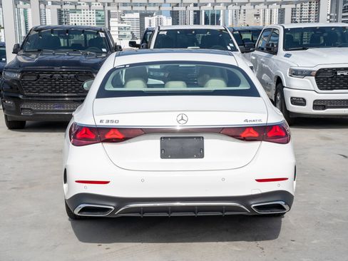 Used 2024 Mercedes-Benz E 350 4MATIC Sedan image 8