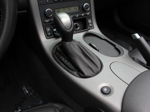 Used 2007 Chevrolet Corvette Coupe w/ Preferred Equipment Group RWD image 17
