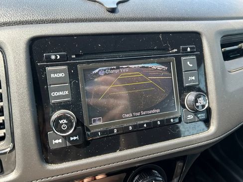 Used 2017 Honda HR-V LX image 11