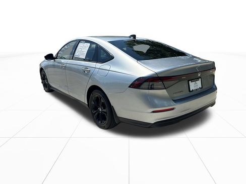 Certified 2025 Honda Accord SE image 6