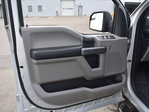 Used 2018 Ford F150 XLT w/ Equipment Group 302A Luxury image 22