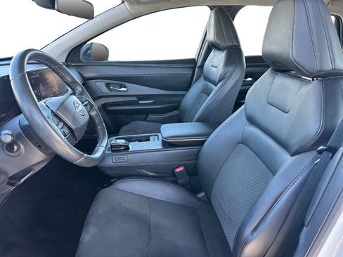 Used 2023 Nissan Ariya FWD image 9