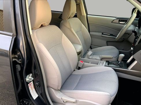 Used 2011 Subaru Forester 2.5X Premium w/ All-Weather Pkg AWD/4WD image 6