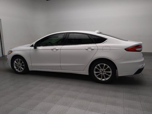 Used 2020 Ford Fusion SE image 3