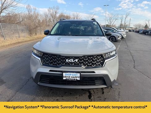 Used 2023 Kia Sorento S w/ Panoramic Sunroof Package image 2
