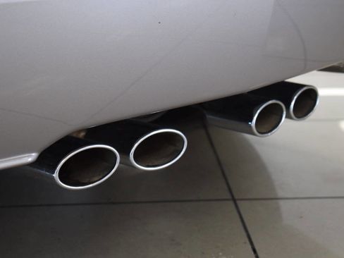 Used 2005 Cadillac XLR image 42