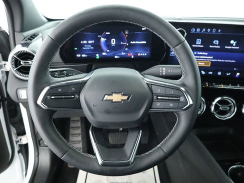 Used 2024 Chevrolet Blazer EV LT image 12