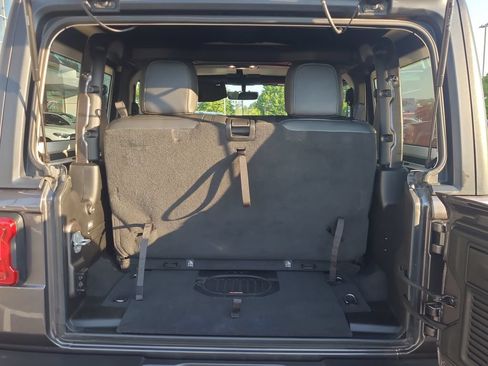 Used 2022 Jeep Wrangler Rubicon w/ LED Lighting Group AWD/4WD image 14