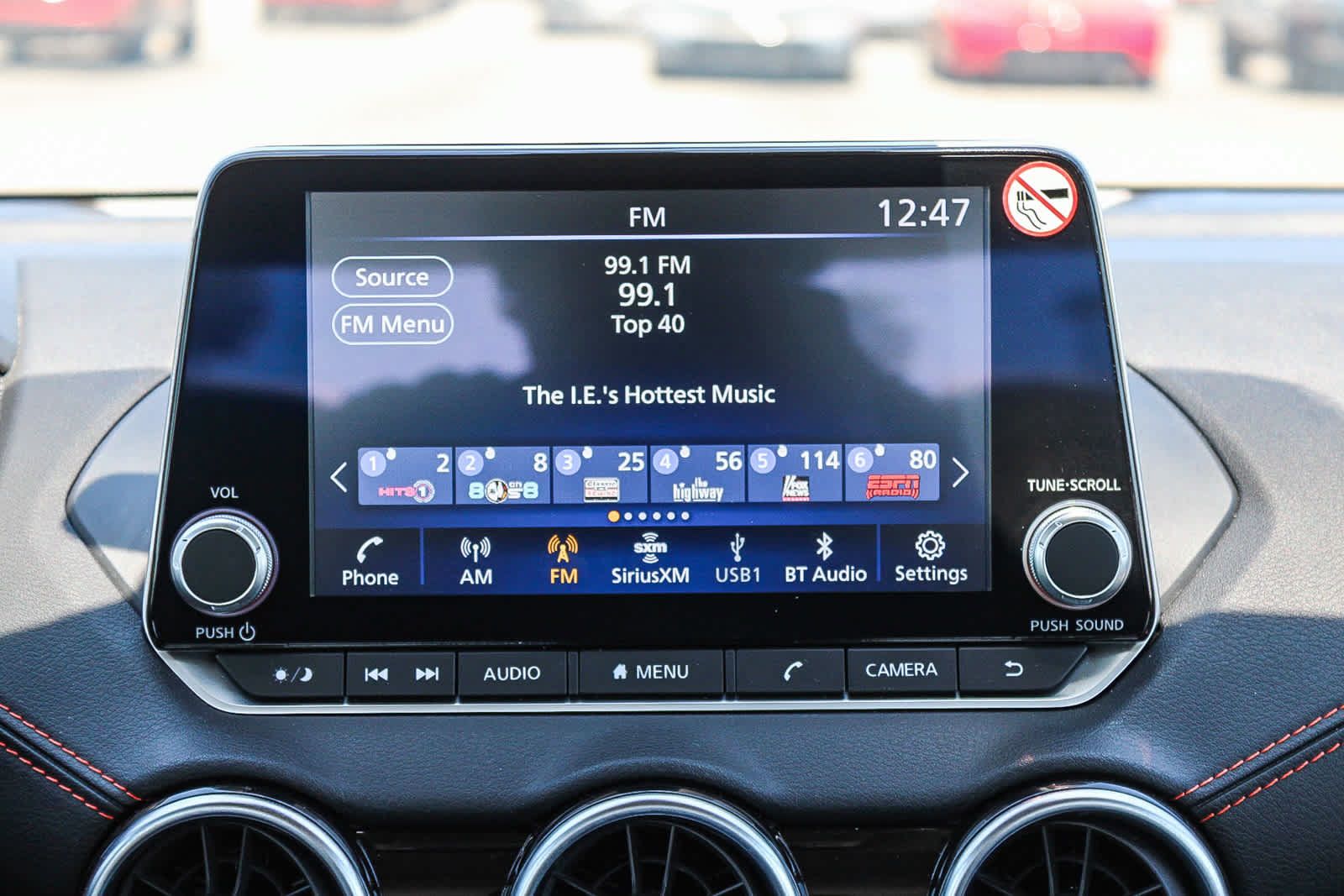 Used 2025 Nissan Sentra SR w/ SR Premium Package FWD image 10