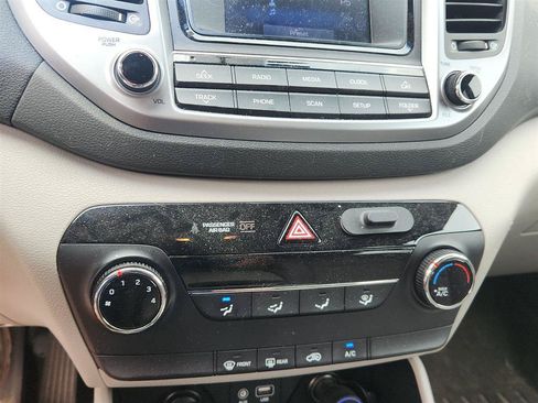 Used 2017 Hyundai Tucson SE w/ SE Popular Package 02 AWD/4WD image 16