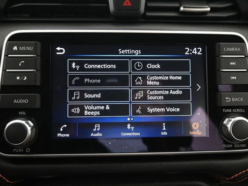 Used 2022 Nissan Versa SR w/ Convenience Package image 12