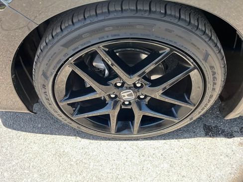 Used 2024 Honda Civic Sport image 2