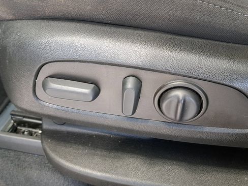 Used 2023 Chevrolet Traverse LT image 26