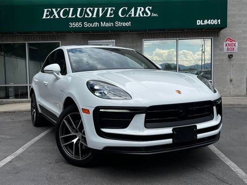 Used 2025 Porsche Macan w/ Premium Package Plus AWD/4WD image 1