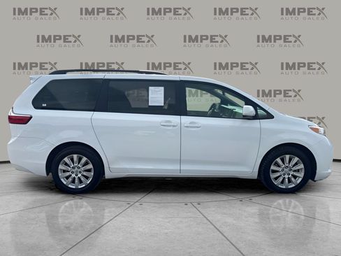 Used 2015 Toyota Sienna LE AWD/4WD image 6