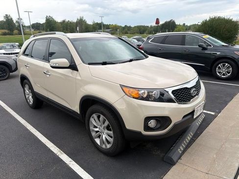 Used 2011 Kia Sorento LX w/ Convenience Pkg FWD image 5