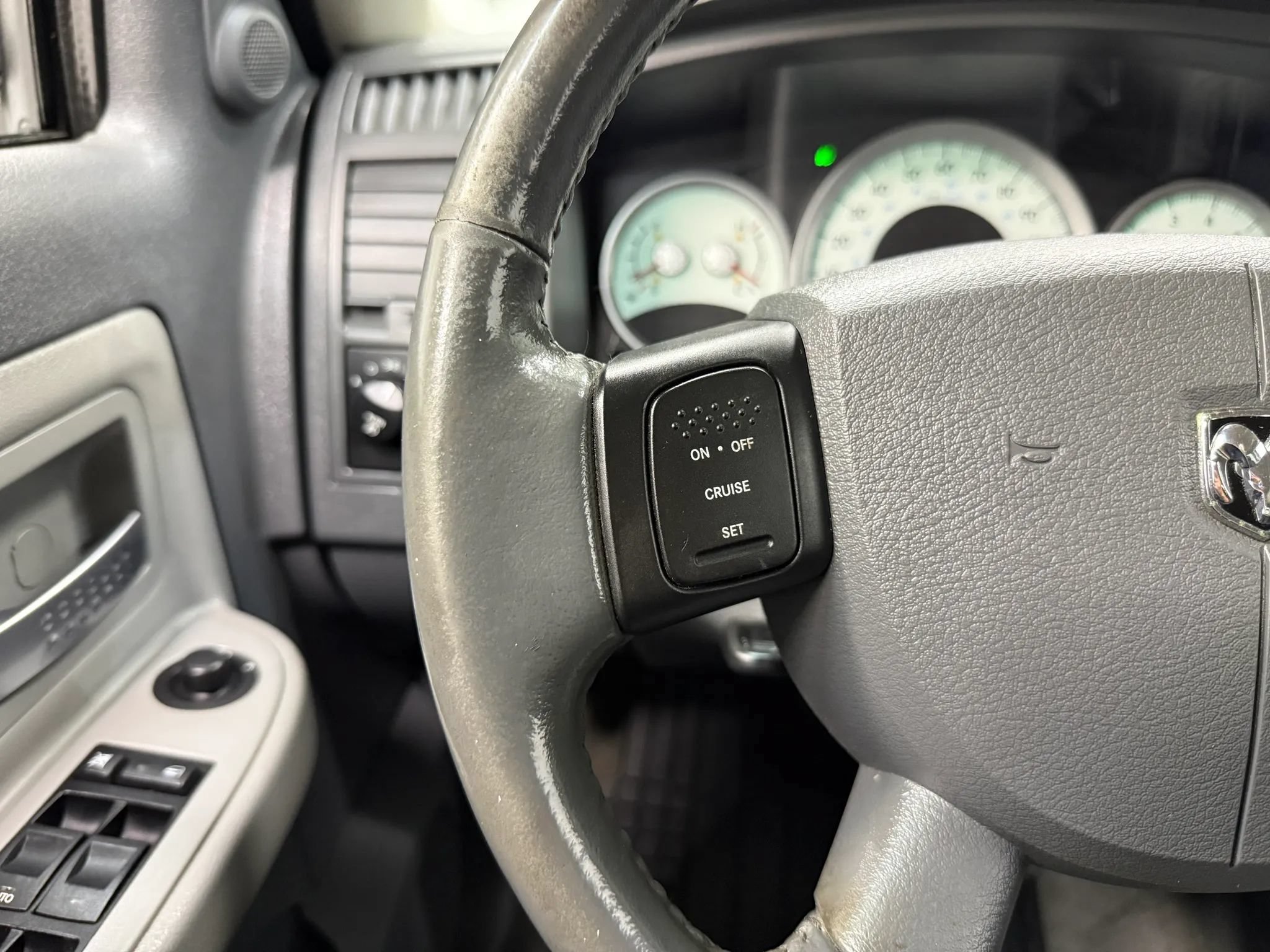 Used 2005 Dodge Dakota Laramie w/ Trailer Tow Group AWD/4WD image 27