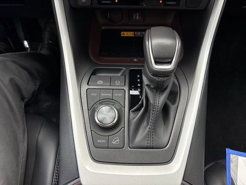 Used 2025 Toyota RAV4 Limited w/ Advanced Technology Package image 13