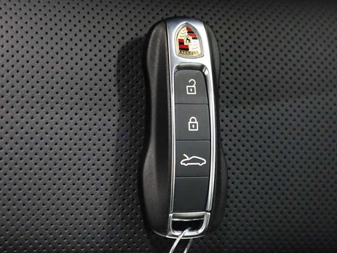 Certified 2025 Porsche 911 Carrera image 39