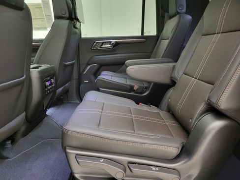 New 2025 Chevrolet Suburban High Country image 52