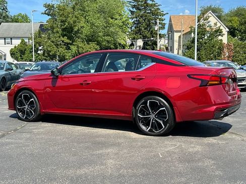 Certified 2024 Nissan Altima 2.5 SR w/ SR Premium Package AWD/4WD image 4