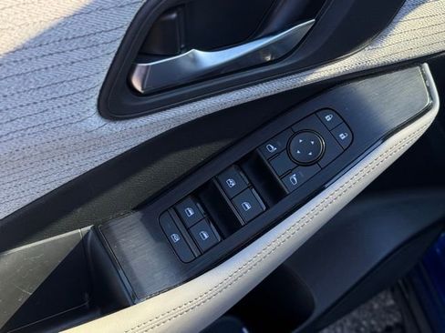 Used 2023 Nissan Rogue SV image 12