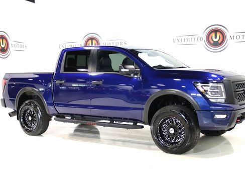 Used 2024 Nissan Titan PRO-4X w/ Pro-4x Convenience Package image 6