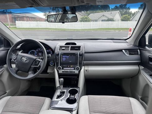 Used 2014 Toyota Camry LE FWD image 14