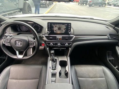Used 2019 Honda Accord Sport image 15