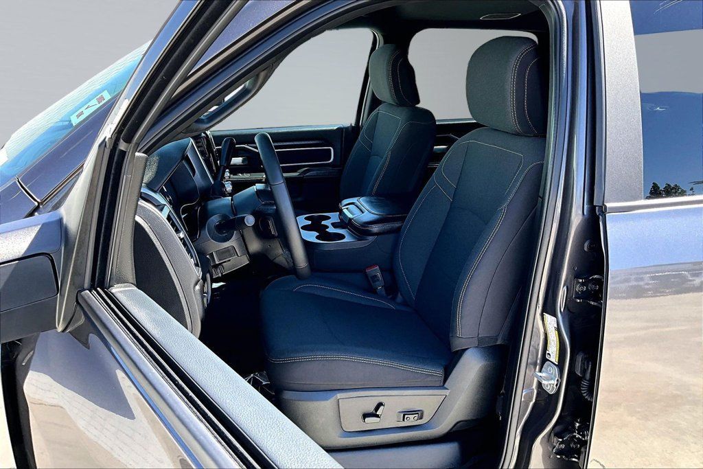 Certified 2026 RAM 2500 Big Horn AWD/4WD image 3