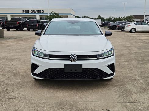 Used 2025 Volkswagen Jetta Sport FWD image 11