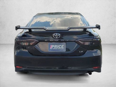 Used 2018 Toyota Camry LE FWD image 6