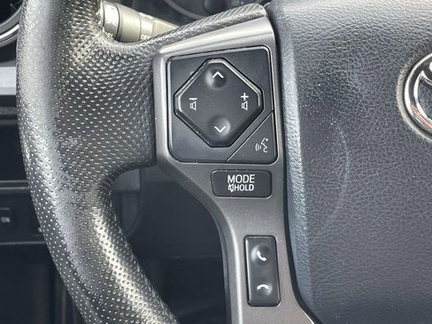 Used 2018 Toyota Tacoma TRD Sport image 20