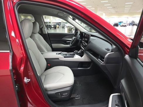 New 2026 Toyota Grand Highlander XLE image 8