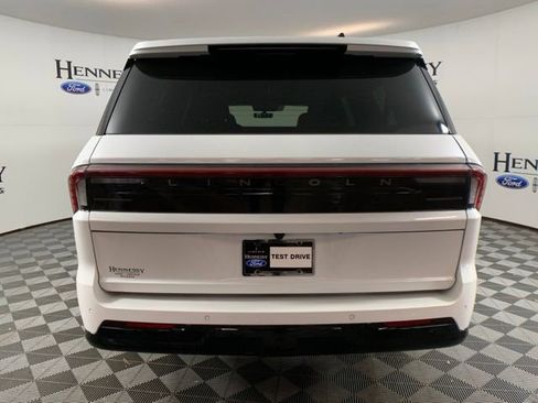 New 2025 Lincoln Navigator L Reserve w/ Jet Appearance Package image 6