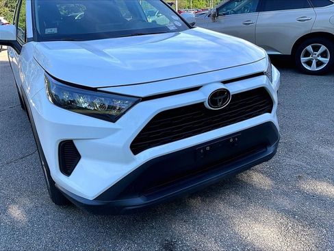 Certified 2022 Toyota RAV4 LE AWD/4WD image 8