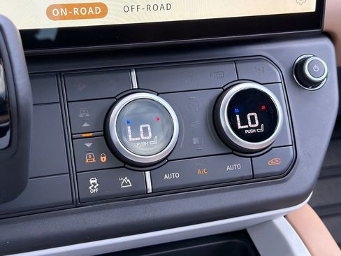 New 2026 Land Rover Defender 110 X-Dynamic SE AWD/4WD image 26